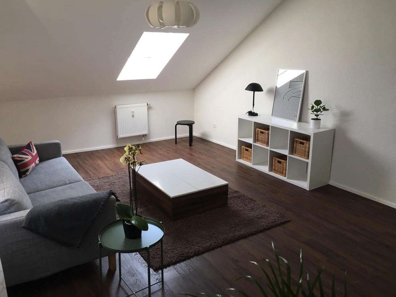 Tolle 3,5 Zimmer DG-Wohnung mit Balkon
